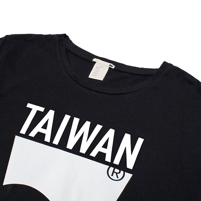 【Levis】獨家限量大無畏TAIWAN Tee 黑-愛台灣熱售中