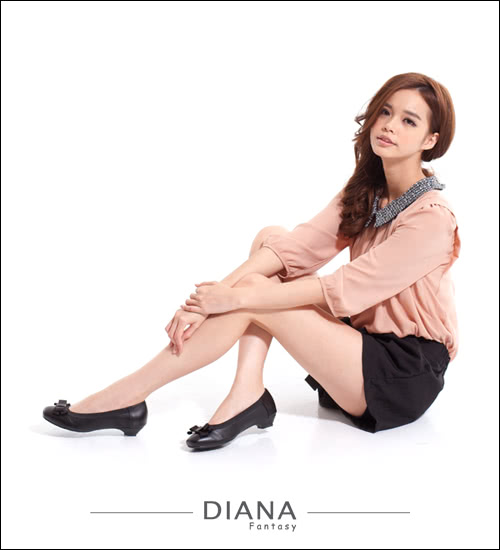 DIANA 復古原味-萌漾蝴蝶結方圓頭牛皮娃娃鞋-黑