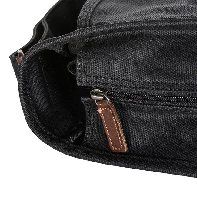 【Levis】男款側背包 / 復古 / 彷舊Logo / 黑色 【Levis】男款側背包 / 復古 / 彷舊Logo / 黑色