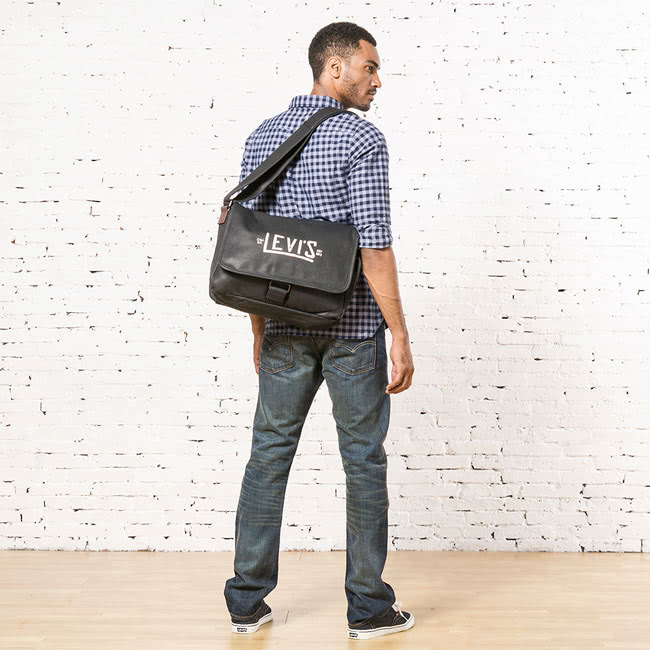 【Levis】男款側背包 / 復古 / 彷舊Logo / 黑色 【Levis】男款側背包 / 復古 / 彷舊Logo / 黑色