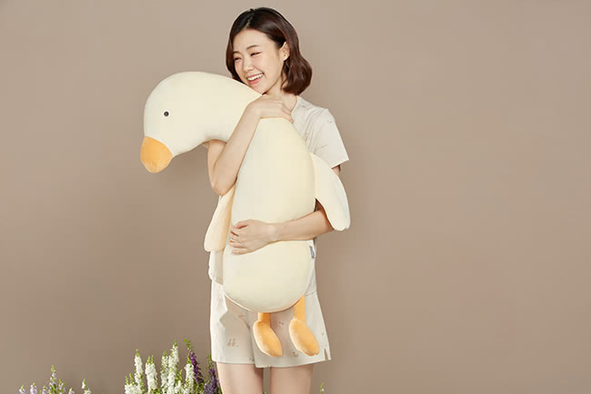 YVONNE 以旺傢飾 鵝彎型抱枕(鵝絨黃)折扣推薦 YVONNE 以旺傢飾 鵝彎型抱枕(鵝絨黃)折扣推薦