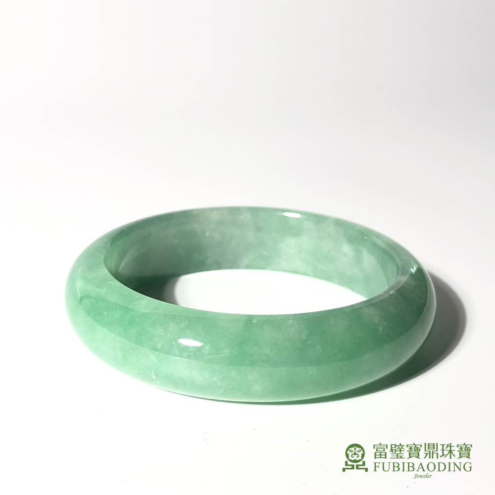 Fubibaoding jeweler 富璧寶鼎珠寶】糯種淡綠翡翠手鐲(天然A貨糯種翡翠 