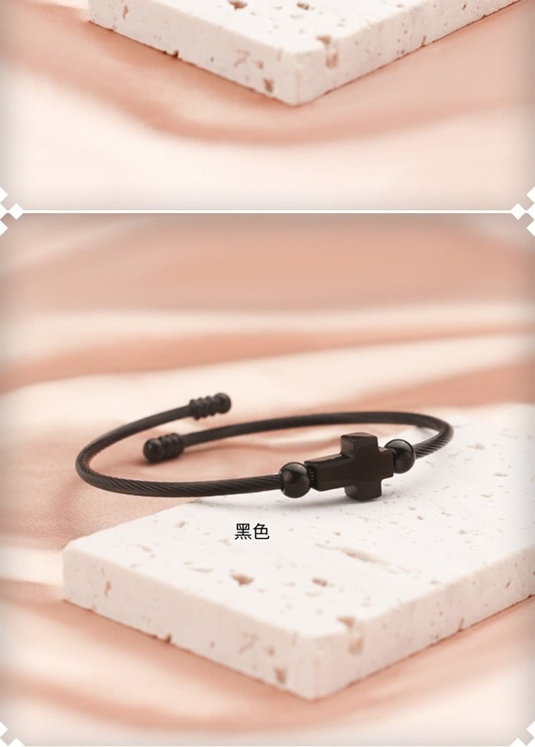黑色 