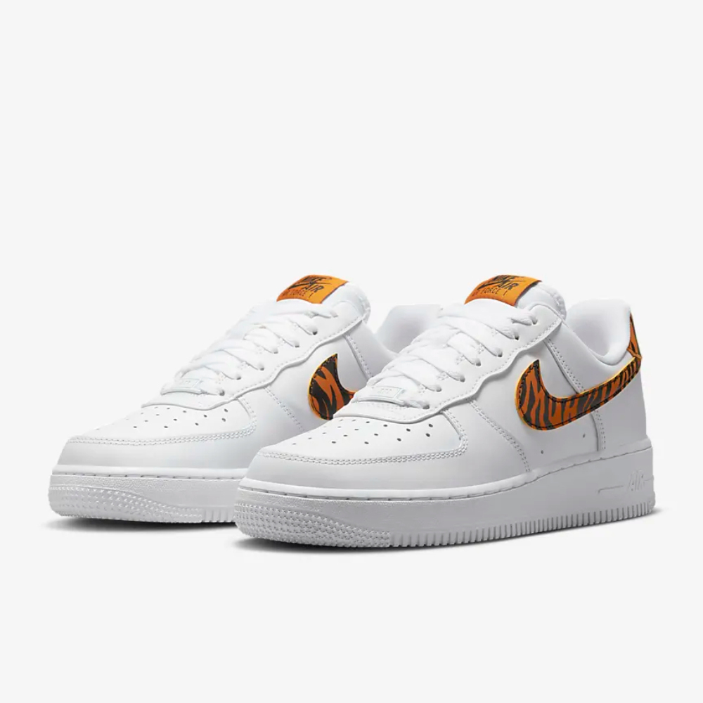 NIKE 耐吉 WMNS AIR FORCE 1 07 白 