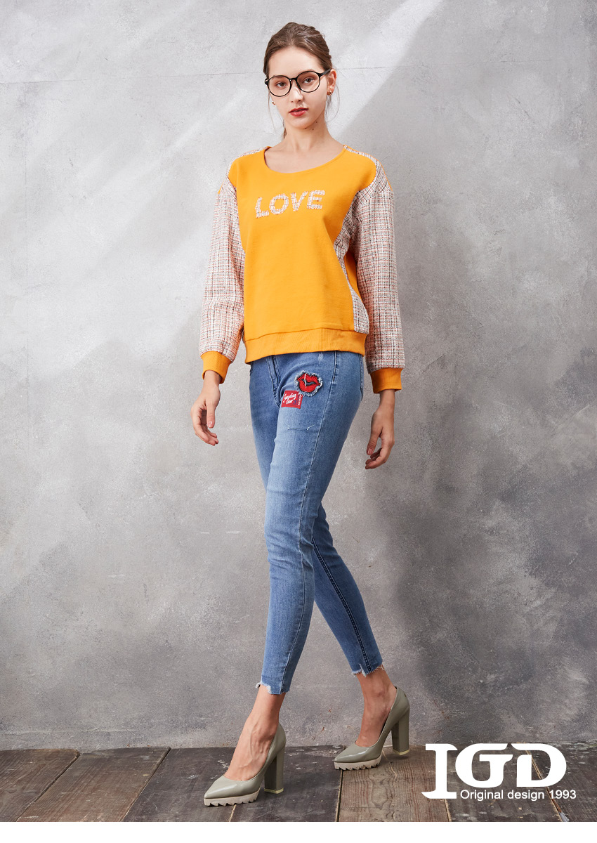 IGD 英格麗 網路獨賣款-LOVE粗呢格紋拼接造型T/大學 IGD 英格麗 網路獨賣款-LOVE粗呢格紋拼接造型T/大學
