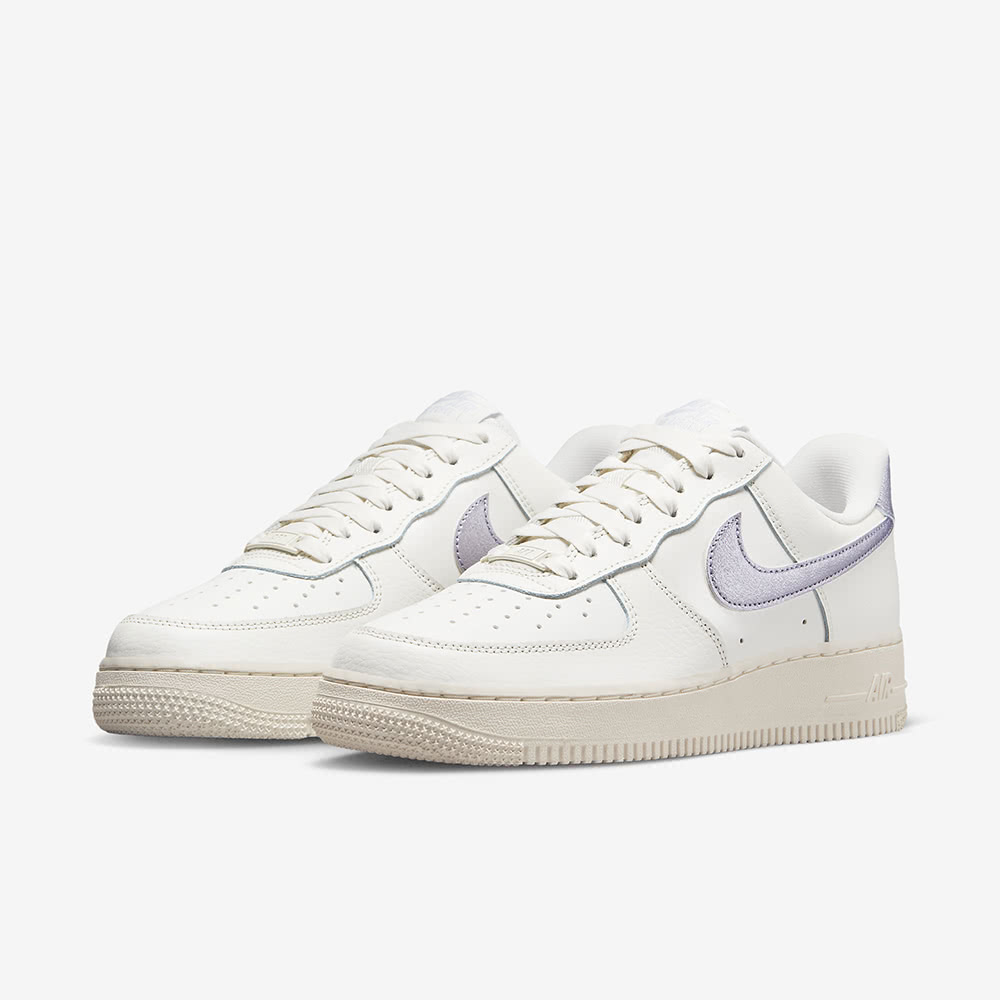 NIKE 耐吉 WMNS AIR FORCE 1 07 ES