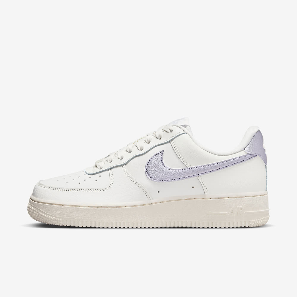 NIKE 耐吉 WMNS AIR FORCE 1 07 ES