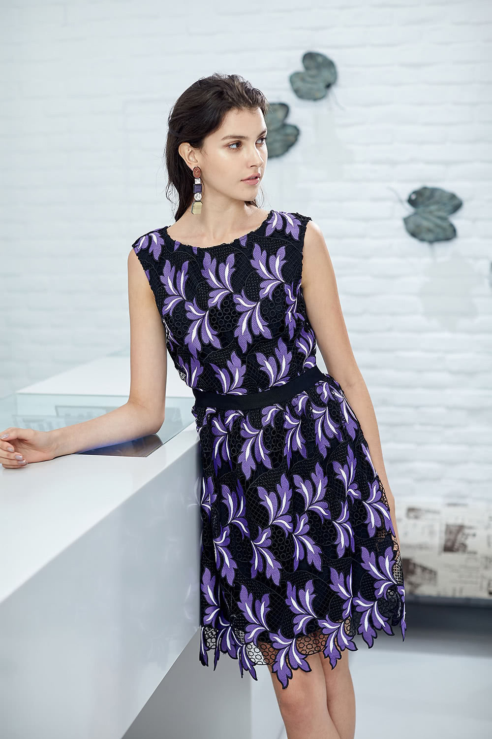 iROO 紫羅蘭刺繡華麗設計洋裝品牌優惠