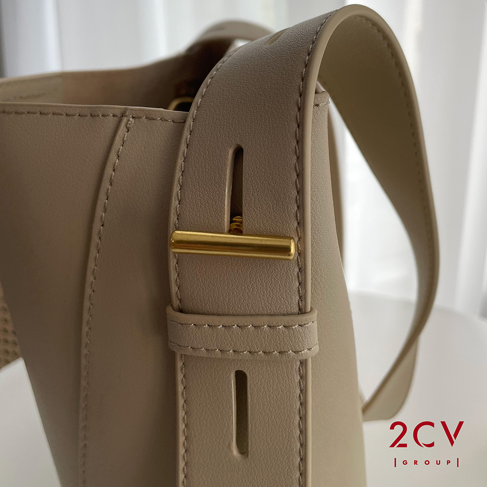 2CV 現貨 大容量素面皮革包NC012優惠推薦