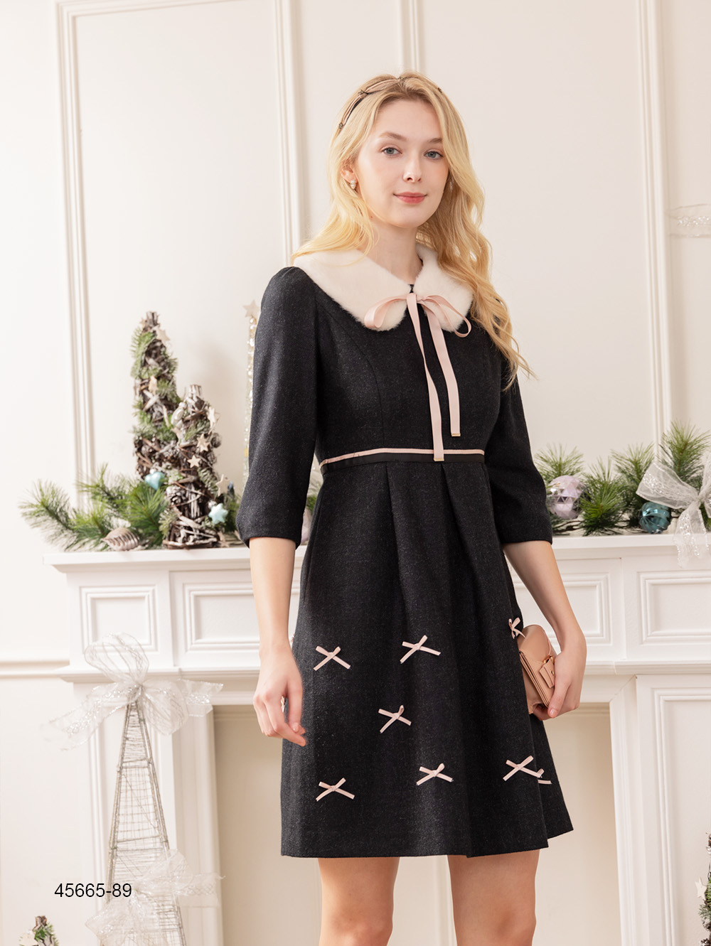 Iris Girls 艾莉詩 冬日蜜語毛領洋裝-黑色(456