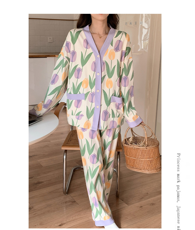 Princess mark pajamas, Japanese ni