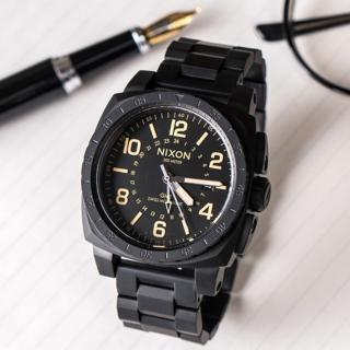 【NIXON】Charger GMT  時尚潮流方形運動腕錶-黑x橘(A1088-1256)