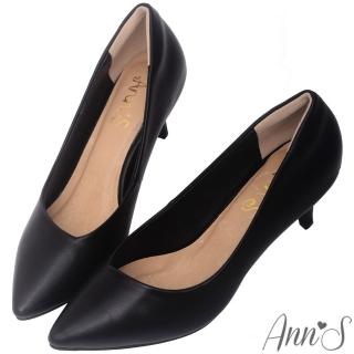 【Ann’S】漫步華爾滋-素色品味斜口低跟舒適尖頭鞋(黑)