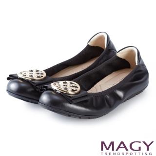 【MAGY】甜美舒適 金屬造型飾扣鬆緊帶牛皮娃娃鞋(黑色)