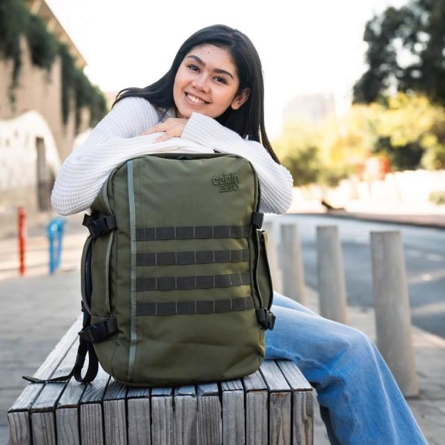 【CabinZero】英國輕旅登機大容量後背包44L 軍用款2.0(防潑水 登山背包 旅行後背包)