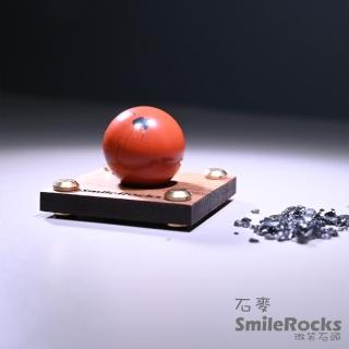 【SmileRocks 石麥】天然紅碧玉球 直徑3.2cm(附SmilePad 6x6 底板)