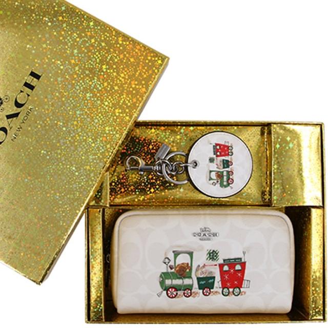 【COACH】限定款快樂森林白色PVC滿版LOGO化妝包+鑰匙圈禮盒組