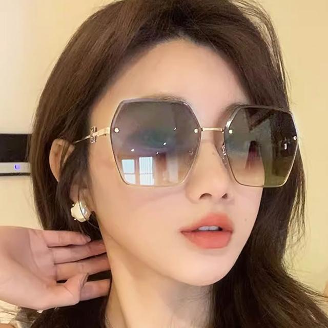 【Seoul Show 首爾秀】韓星HOT sale男女基本款防曬太陽眼鏡UV400遮陽墨鏡