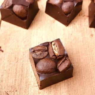 【多儂莊園工坊】85% 4包裝 100入 咖啡巧克力 微苦巧克力(微苦 咖啡 黑巧克力 Darkolake)