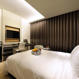 【YOUBON】台南榮美金鬱金香酒店標準雙人房住宿券1間含早餐(週六及連續假日+700)