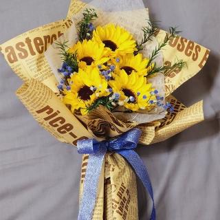 【OSTARA FLORIST 奧斯塔拉花藝】暖光向日葵香氛花束(畢業、向日葵、花束、發光花束、香氛)