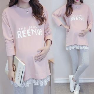 【漂亮小媽咪】春秋字母印花長版上衣蕾絲拼接長袖舒適棉T上衣