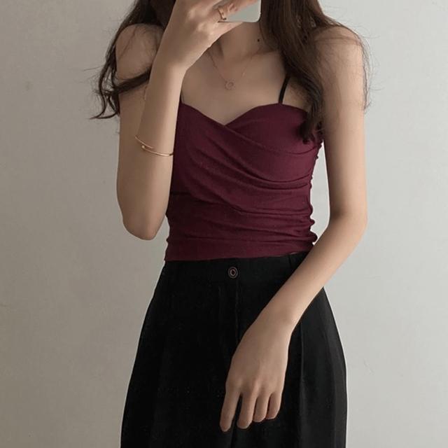 【D.studio】韓版胸前交叉內搭小吊帶背心(帶胸墊免穿內衣 上衣 小可愛 女裝 背心女 衣服 短版上衣 V128)