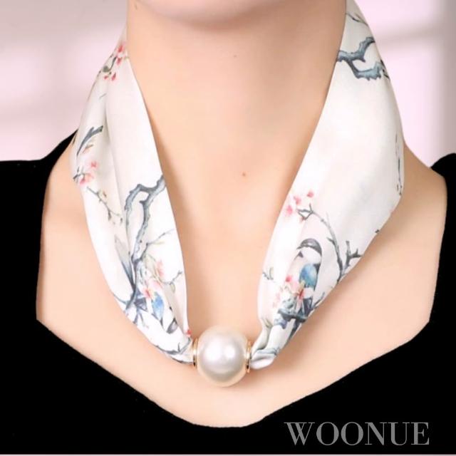 【WOONUE】貴婦高級磁扣絲巾項鍊珍珠樣式絲綢質感領巾圍巾項鍊(送禮母親節老婆媽媽女友閨蜜朋友姐妹禮物)