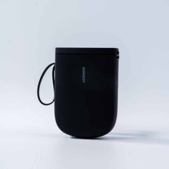 【NIIMBOT 精臣】D11H 無線藍牙智能標籤機 300dpi高清版(附一卷專用標籤貼紙)