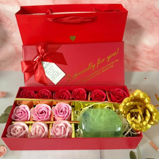 【A-ONE 匯旺】檸檬絲瓜絡去角質皂禮盒 (附手提袋+紅香皂花12朵+金箔玫瑰花) 肥皂 香皂 永生玫瑰 伴娘禮盒