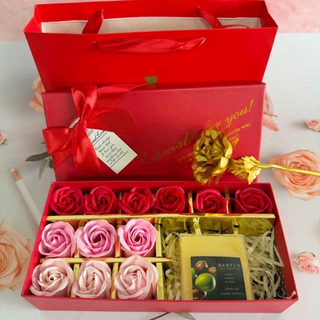 【A-ONE 匯旺】檸檬絲瓜絡去角質皂禮盒 (附手提袋+紅香皂花12朵+金箔玫瑰花) 肥皂 香皂 永生玫瑰 伴娘禮盒