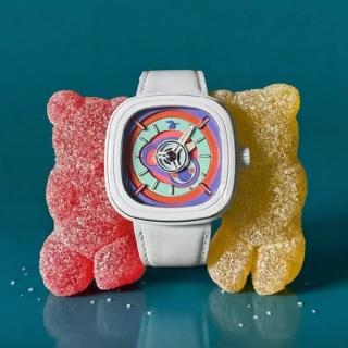 【SEVENFRIDAY】UBBLE GUM 泡泡糖 陶瓷框多彩噴漆錶面機械錶/47mm( P1C/06 )